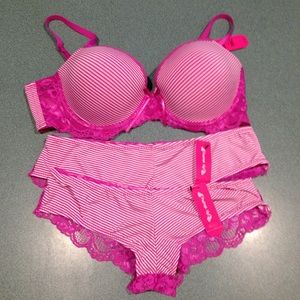 Pucker Up bra and underwear 36C Small Medium